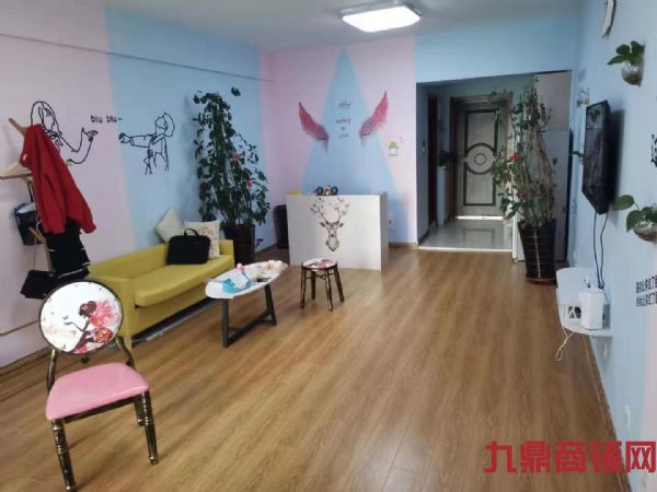 (转让) 美甲，美容一体的工作室实景图片