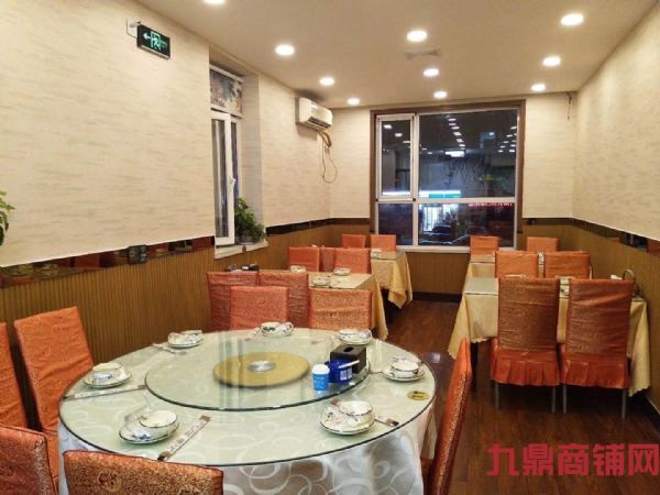 临街盈利经营中饭店转让实景图片