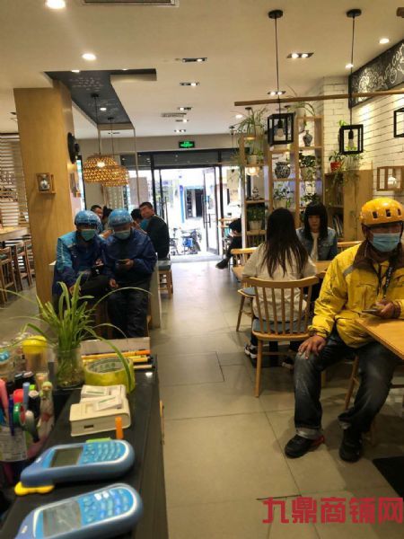 成仁街临街旺铺急兑实景图片