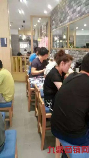 成仁街临街旺铺急兑实景图片