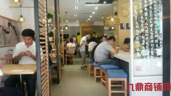 成仁街临街旺铺急兑实景图片