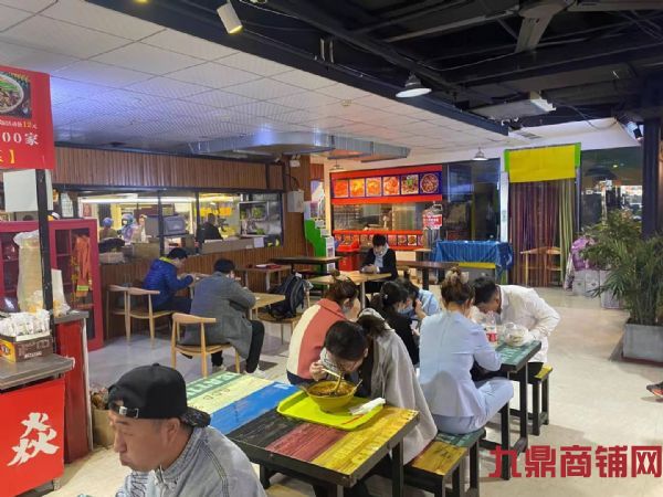 三八商圈火热美食城档口出兑外卖堂食客流都大实景图片