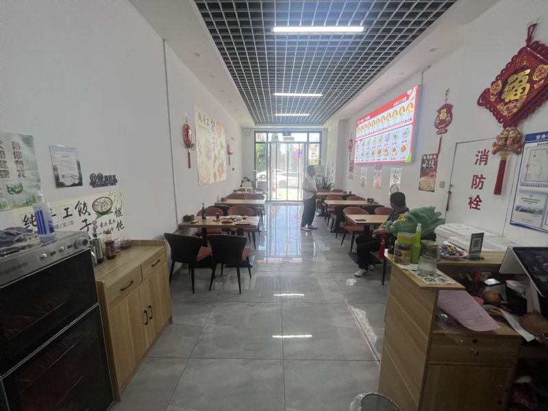 甘井子万达临街餐饮店出兑实景图片