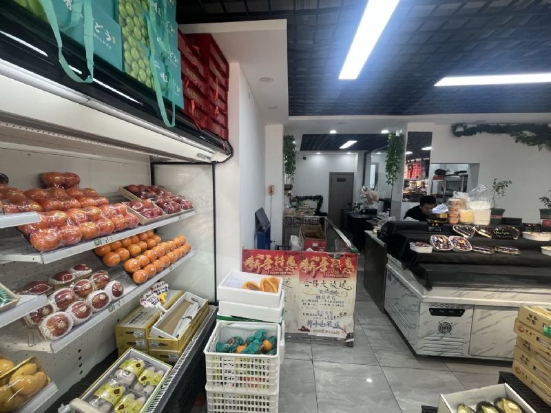 缇香漫城小区门口精装高端水果店整体出兑实景图片