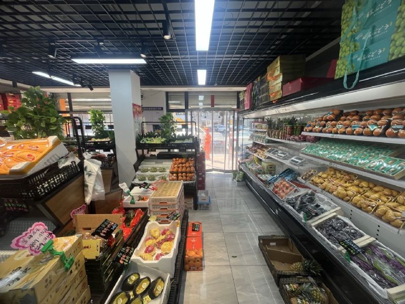 缇香漫城小区门口精装高端水果店整体出兑实景图片