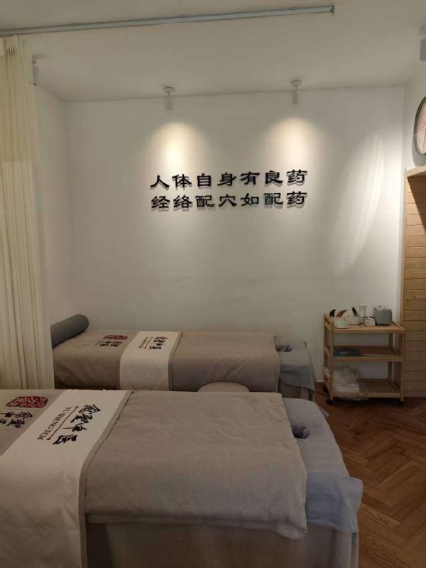 �����ڽ�������������ʵ��ͼƬ