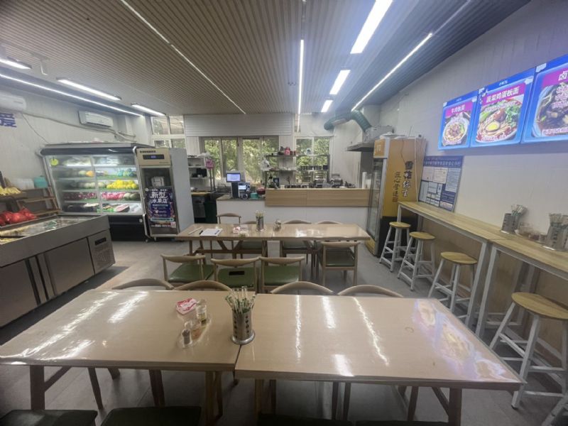 工业大学校内新型食堂一楼店铺出兑 工业大学校内新型食堂一楼店铺出兑