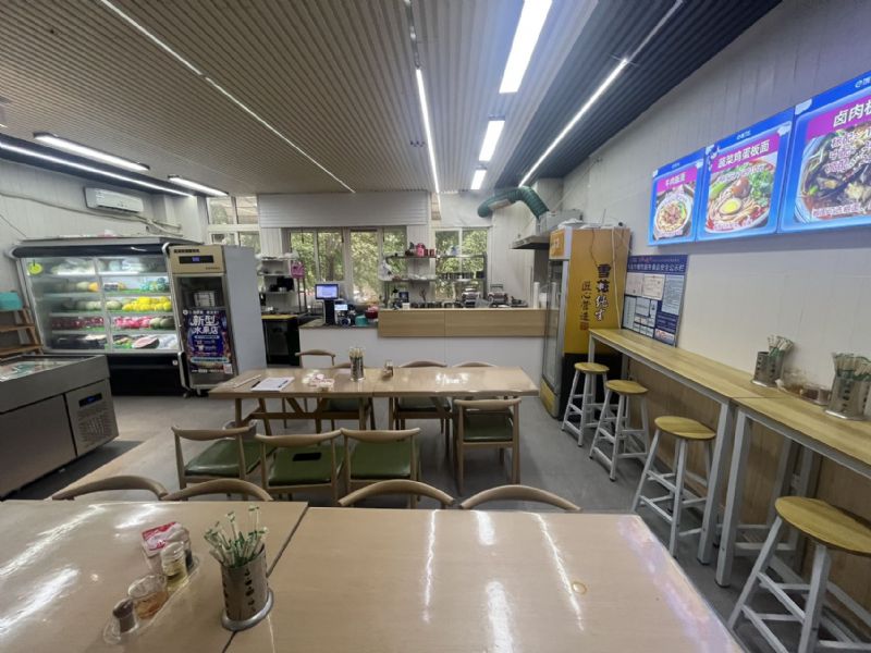 工业大学校内新型食堂一楼店铺出兑 工业大学校内新型食堂一楼店铺出兑