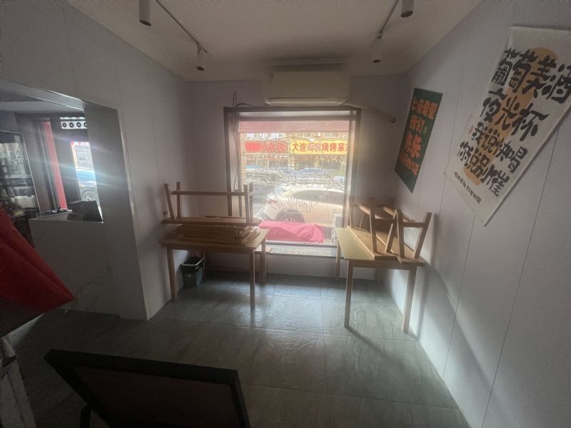 ��ɽ���Ѻ�·�ٽ�һ�����ͷ���̵ͼ۳���ʵ��ͼƬ